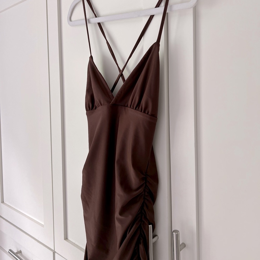 Tiger Mist brown ruched Amber mini dress - Picture 4 of 9